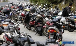 이제는 자전거 대신 오토바이를...