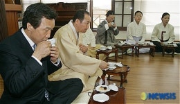 차문화인과 다담 나누는 손학규 전 지사