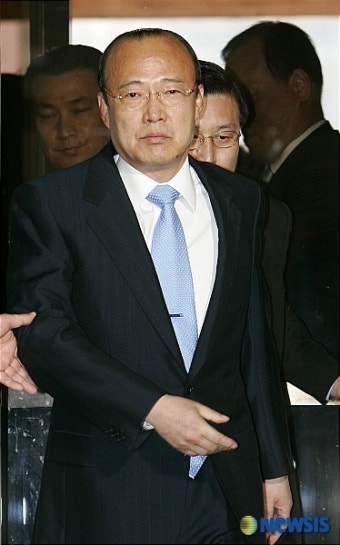 경찰서에 도착한 김승연 회장