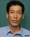 자랑스런 공무원상을 받은 부여군청 김은철씨
