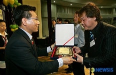 어르신들의 병을 봐주셔서 감사합니다