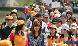 환경정화 나선 자원봉사단