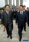 이명박, 민주공원 충혼탑 참배
