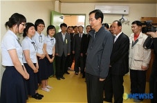 영동고등학교 방문한 한덕수 총리