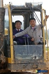 굴삭기 운전 배우는 손학규 전 지사