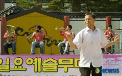 퍼니밴드의 공연에 춤이 빠질 순 없죠