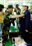 화랑무공훈장 받는 김원만씨