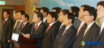 열린우리당 초,재선 의원 집단탈당 기자회견