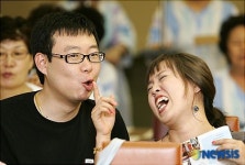 웃음치료는 즐겁게!