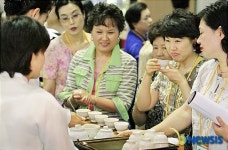 차(茶) 의 맛과 향을 느껴요