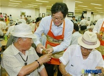 삼계탕과 백세주 한잔 드시고 백세넘도록 장수하세요...
