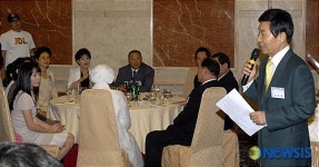 박근혜 대선경선예비후보 지지성명하는 가수 남일해