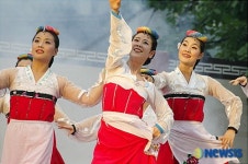 평양민속예술단의 북한민속무용