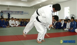 골리앗 넘기는 다윗