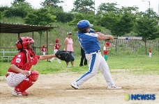 `송파의 최희섭.. 2루타~