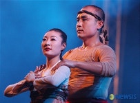 봄의 제전에서 남과 여