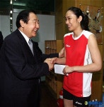 이숙자 주장 격려하는 김광호 부총재