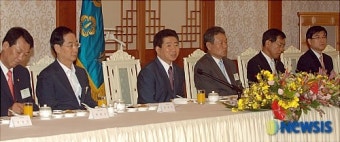 노 대통령 한미FTA 협상 체결관련자 격려 오찬