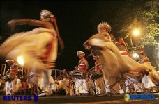 스리랑카의 화려한 불교공연