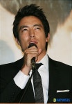 완소남 헤니는 찡그려도 멋있어~