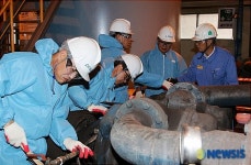 현장 체험하는 임원들