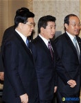 한.중 투자보장 개정협정 서명위해 이동하는 정상