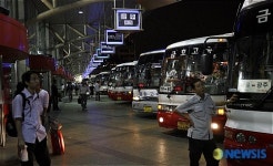긴 추석연휴 한산한 모습의 고속터미널