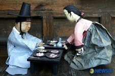 주막 찾은 손님