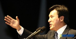 힘있게 정견 발표하는 김민석 후보