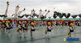 어깨 춤이 덩실~덩실~