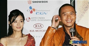 밝은 미소 선보인 