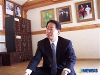 김영삼 전대통령 생가를 방문한 현철씨