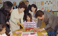 노무현 대통령, 부산 서명초등학교 방문
