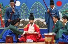 수랏간 상궁의 점심식사 준비