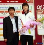 현대건설  홍성진 감독과 신인 양효진