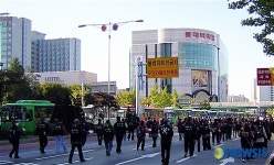 전노련, 일산동구청 앞에서 시위행진