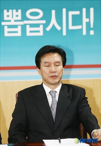 생각 많은 김민석 최고위원