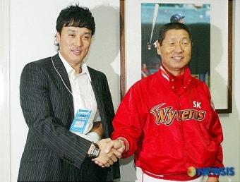 SK 김성근 감독 찾은 이승엽