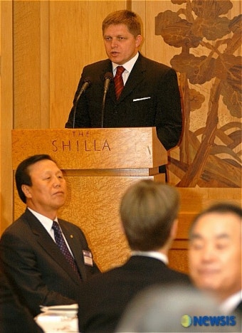 인사말하는 로베르트 피코 슬로바키아 총리