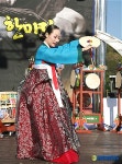 경남문화예술회관 야외공연장서 국악 공연