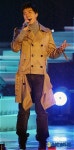 열창하는 이승기