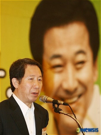 인사말 하는 김근태 공동선대위원장