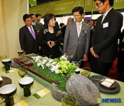 토야테이블웨어페스티벌 둘러보는 김문수 경기도지사