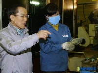 창원 생산현장 방문 한 昌