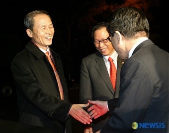 남북 국방장관회담 마치고 돌아온 김장수 국방장관