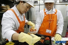 반찬 하나하나 정성스럽게