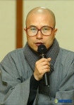 백담사 설명하는 삼조스님