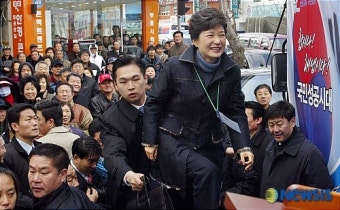 이 후보 지원유세 나선 박근혜