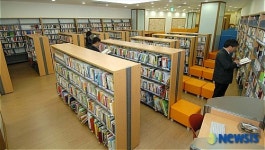 할인점 매장에 문을 연 어린이도서관