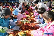 진주 촉석클럽회원들 사랑의 김장 담그는 행사 실시